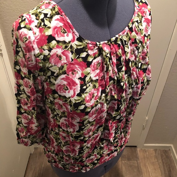 Pretty Blouse - Picture 2 of 4